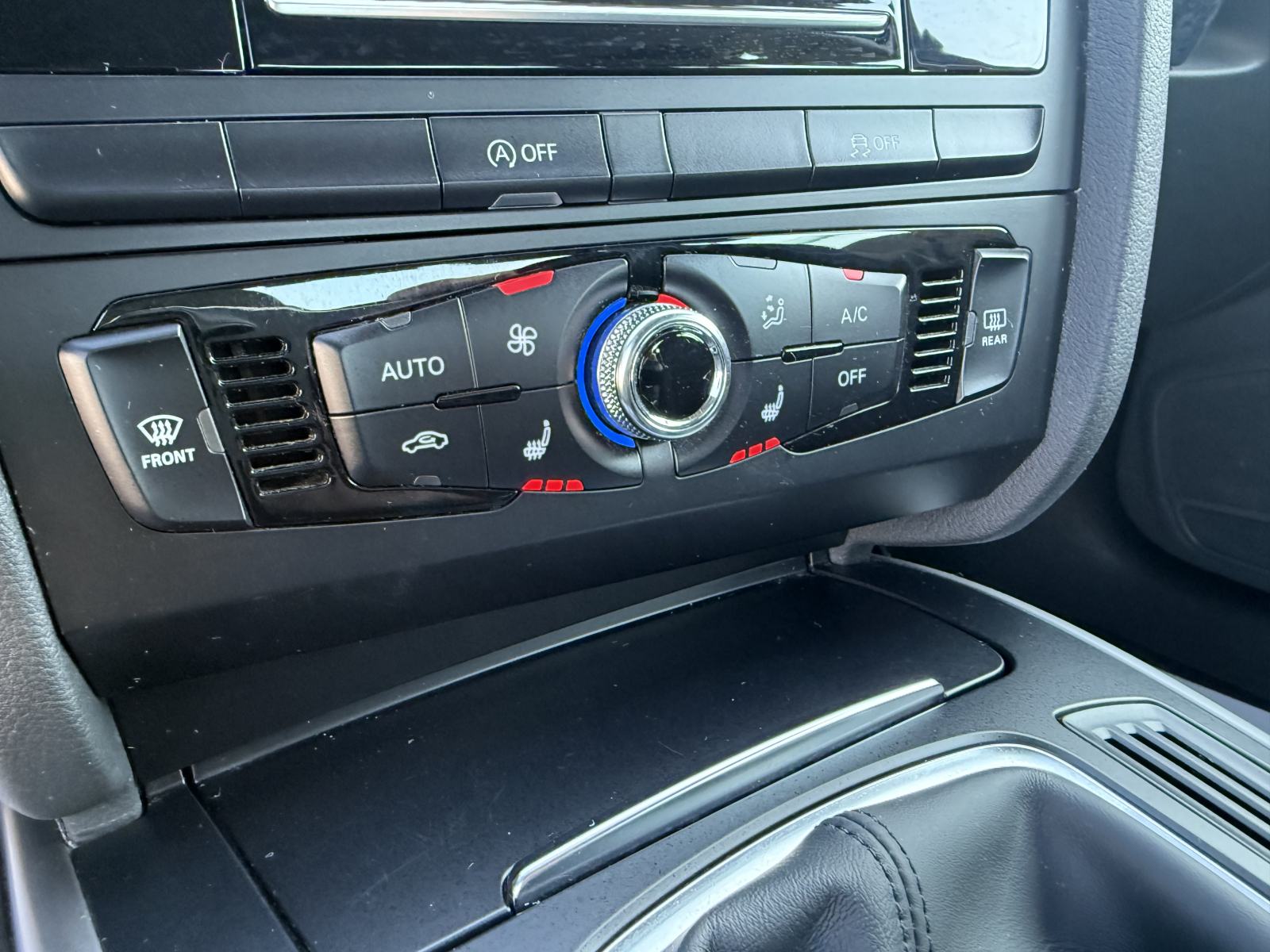 Audi A4 2,0 TDI XENON,NAVI,LED,NOVE GUME,SERVISNA,TOP STANJE!!!, fotografija 12