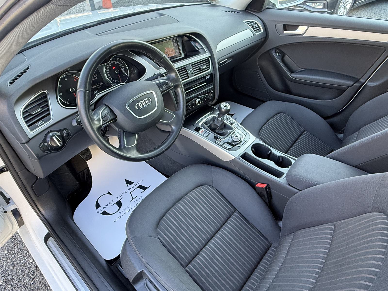 Audi A4 2,0 TDI XENON,NAVI,LED,NOVE GUME,SERVISNA,TOP STANJE!!!, fotografija 9