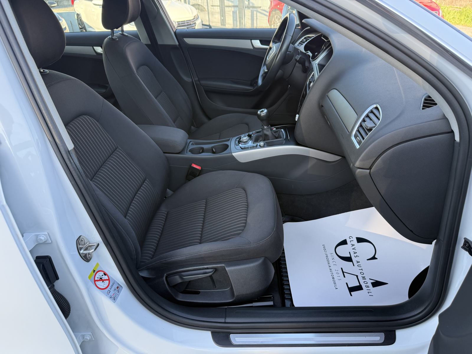 Audi A4 2,0 TDI XENON,NAVI,LED,NOVE GUME,SERVISNA,TOP STANJE!!!, fotografija 15