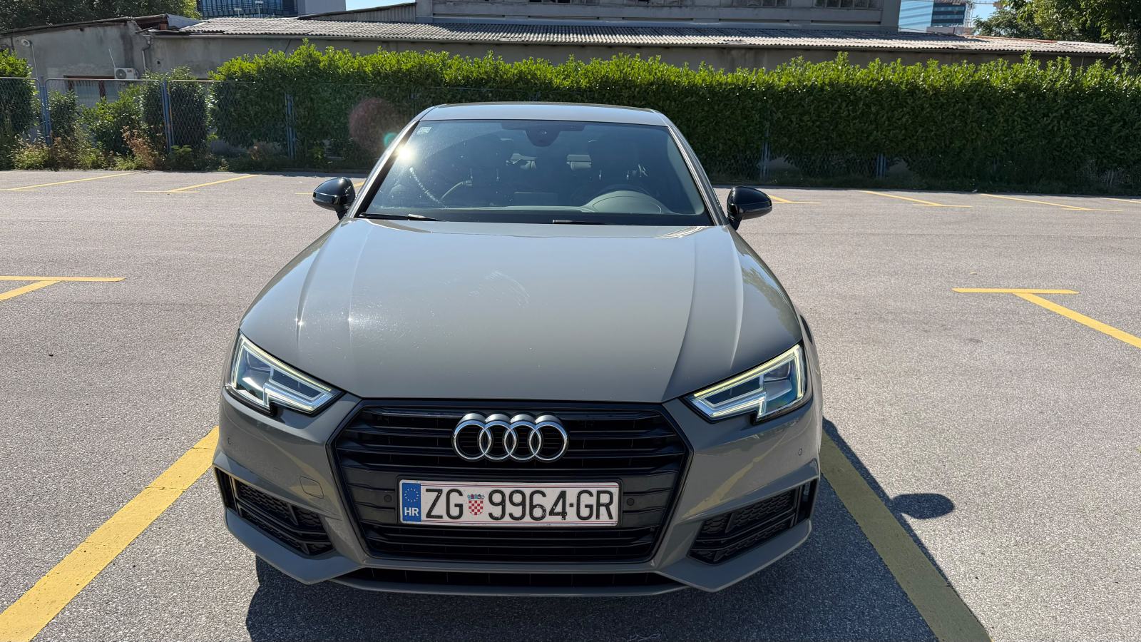 Audi A4 2,0 TDI3x S-Line Black Edition / Kupljen nov u RH / 1. vlasnik, fotografija 12