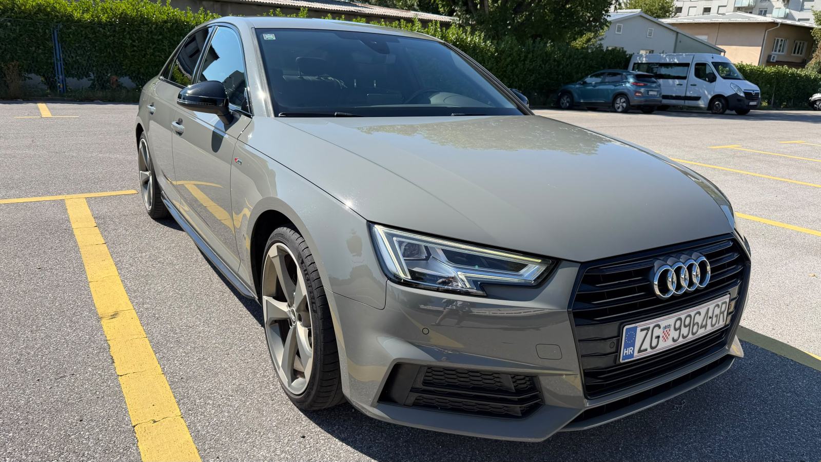 Audi A4 2,0 TDI3x S-Line Black Edition / Kupljen nov u RH / 1. vlasnik, fotografija 15