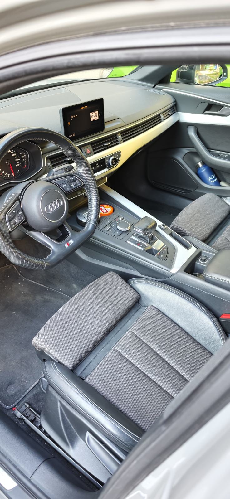 Audi A4 2,0 TDI3x S-Line Black Edition / Kupljen nov u RH / 1. vlasnik, fotografija 18
