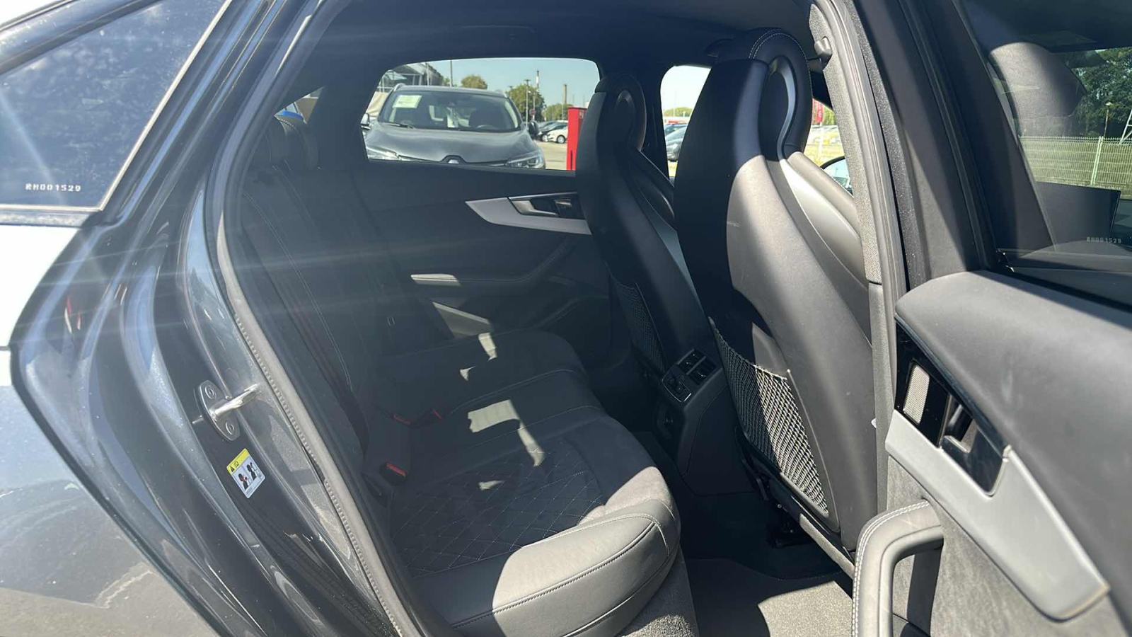 AUDI A4 2023 • PREMIUM jamstvo • AutoZubak Rabljena, fotografija 10
