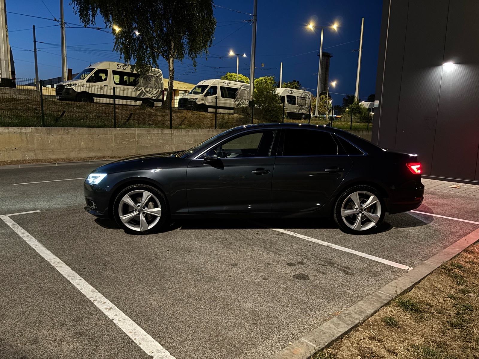 Audi A4 3,0 TDI automatik, fotografija 6