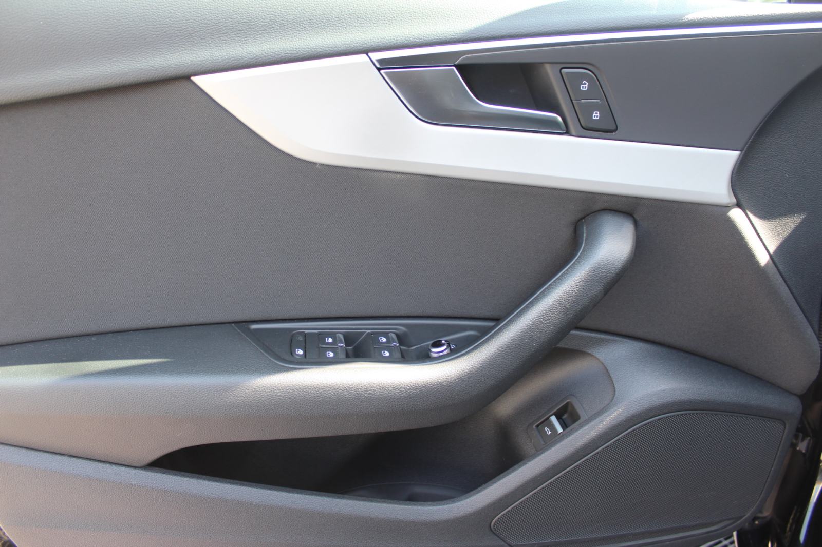 Audi A4 30 TDI AUTOMATIK, LED, NAVIGACIJA, ALU, KAMERA, GARANCIJA., fotografija 14