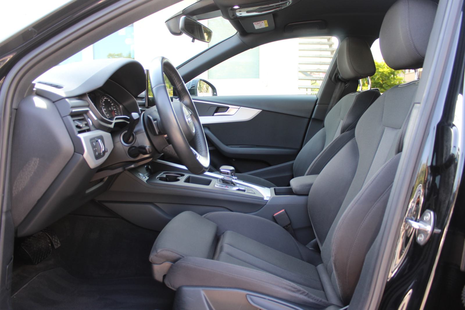 Audi A4 30 TDI AUTOMATIK, LED, NAVIGACIJA, ALU, KAMERA, GARANCIJA., fotografija 8