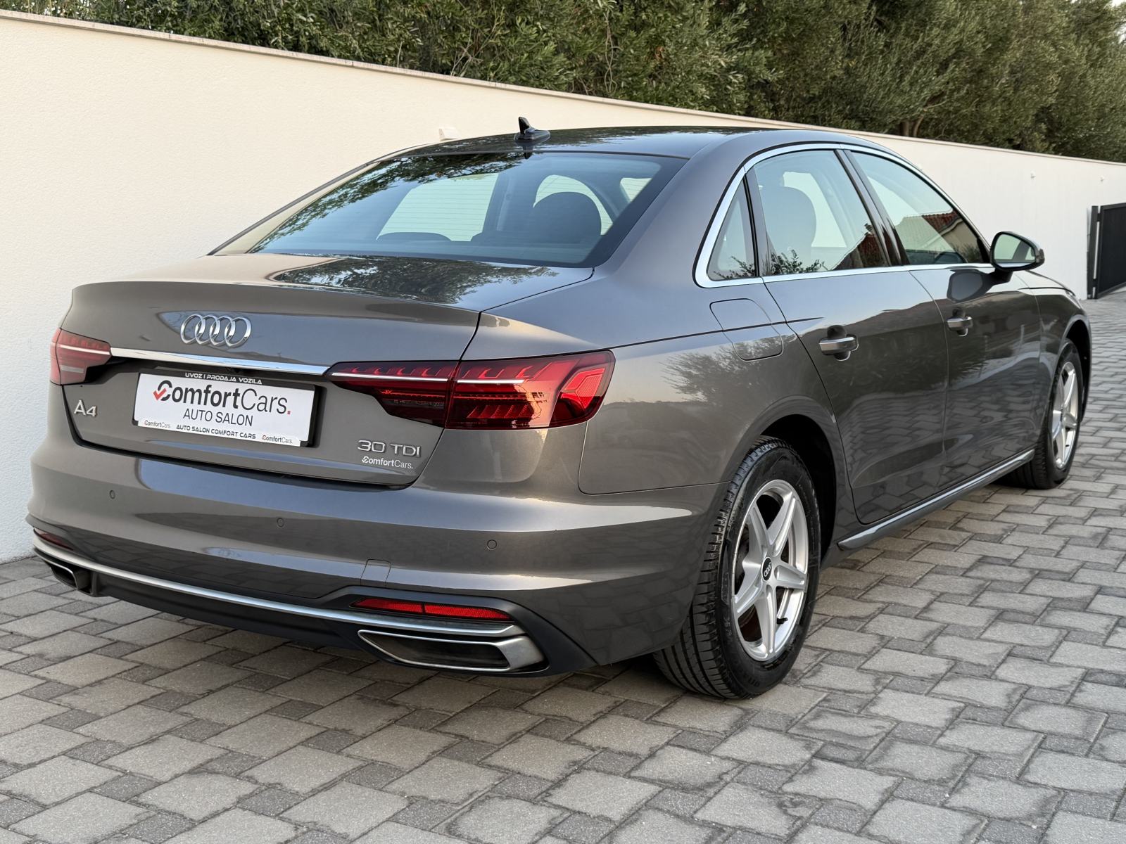 Audi A4 30TDI~S-Tronic~Kamera~Full Led~Navi~Servisna~Jamstvo, fotografija 6