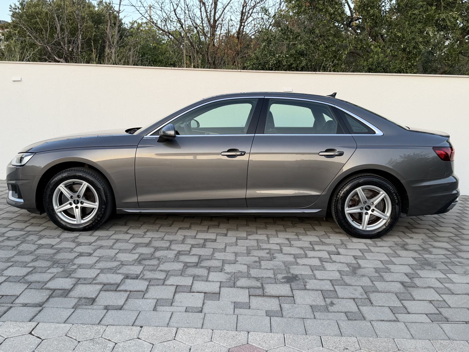 Audi A4 30TDI~S-Tronic~Kamera~Full Led~Navi~Servisna~Jamstvo, fotografija 7