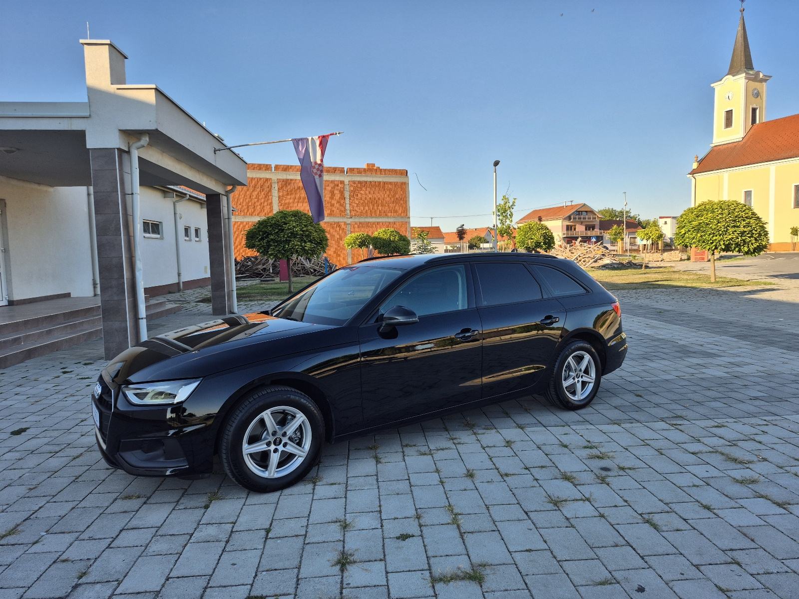 Audi A4 30 TDI automatik,Virtual, navigacija,F1,Servisna,Bi-xenon,LED, fotografija 3