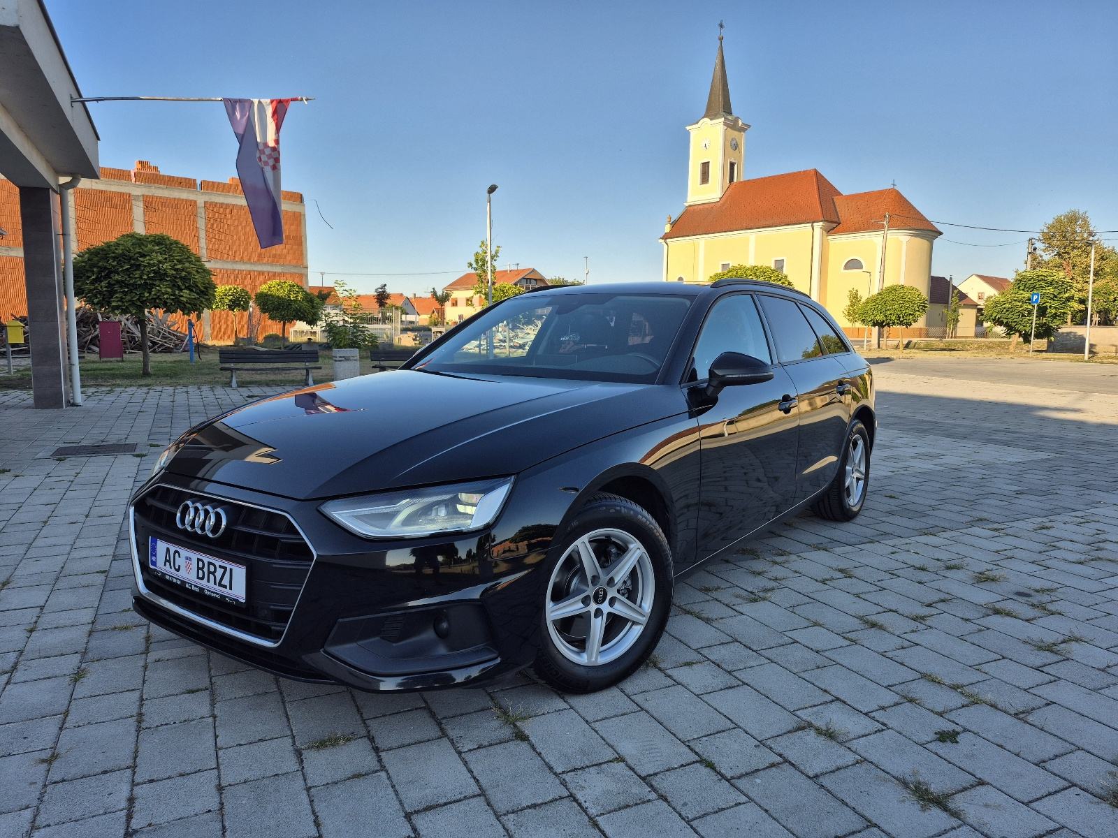 Audi A4 30 TDI automatik,Virtual, navigacija,F1,Servisna,Bi-xenon,LED, fotografija 2