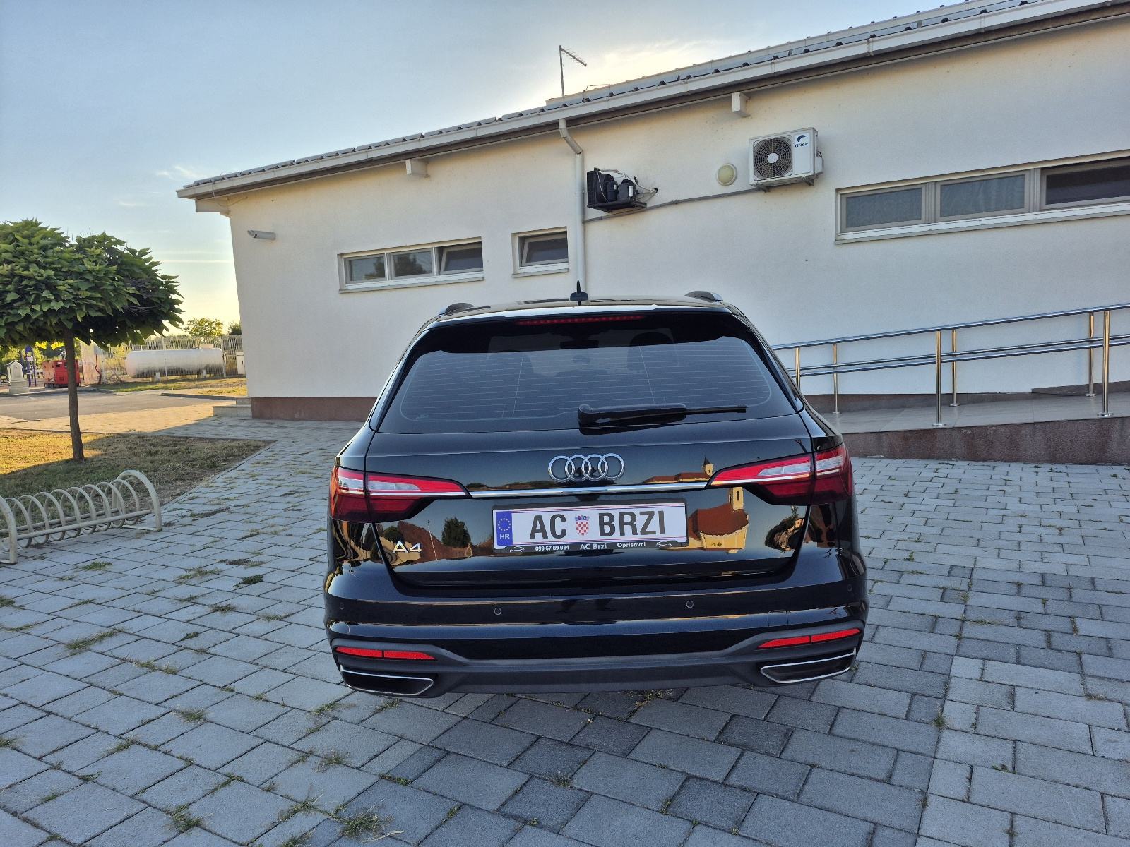 Audi A4 30 TDI automatik,Virtual, navigacija,F1,Servisna,Bi-xenon,LED, fotografija 7
