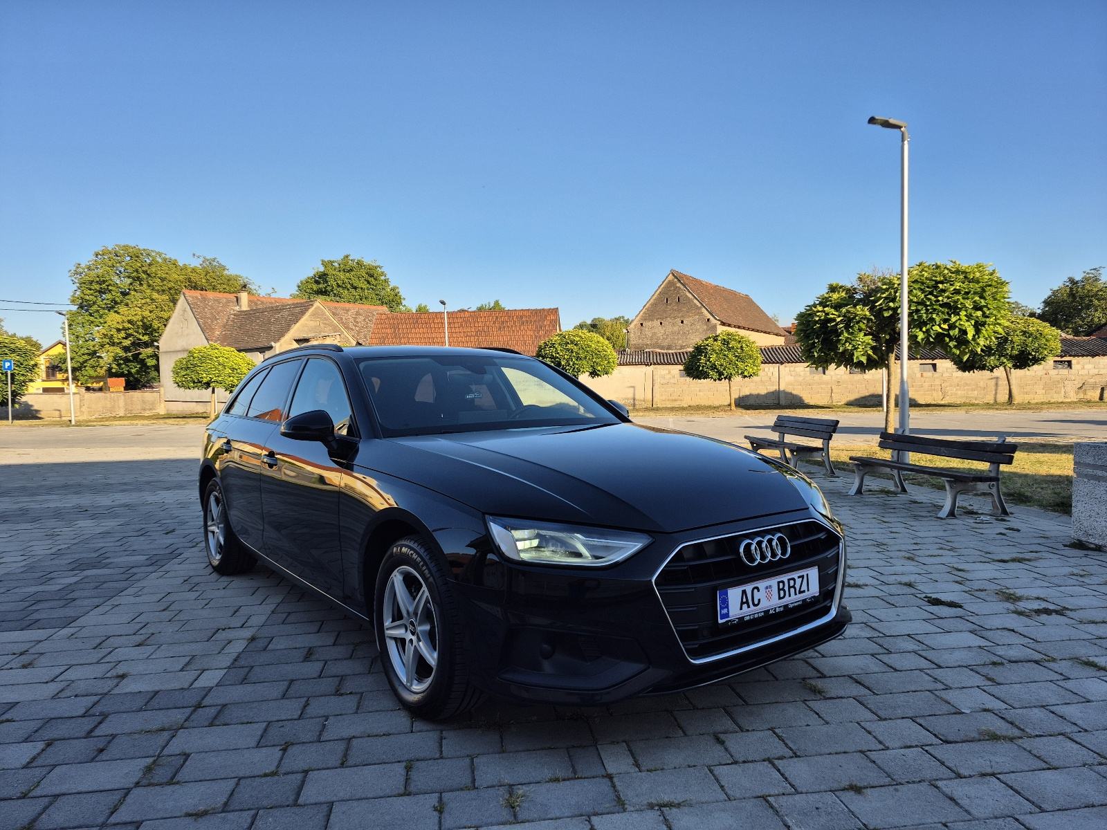 Audi A4 30 TDI automatik,Virtual, navigacija,F1,Servisna,Bi-xenon,LED, fotografija 14