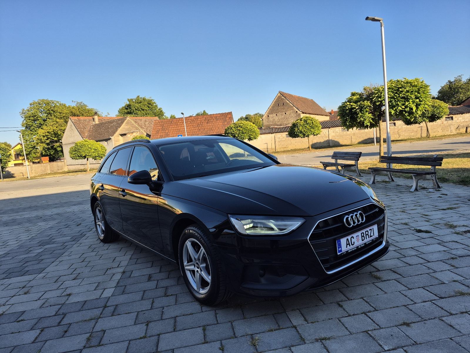 Audi A4 30 TDI automatik,Virtual, navigacija,F1,Servisna,Bi-xenon,LED, fotografija 16