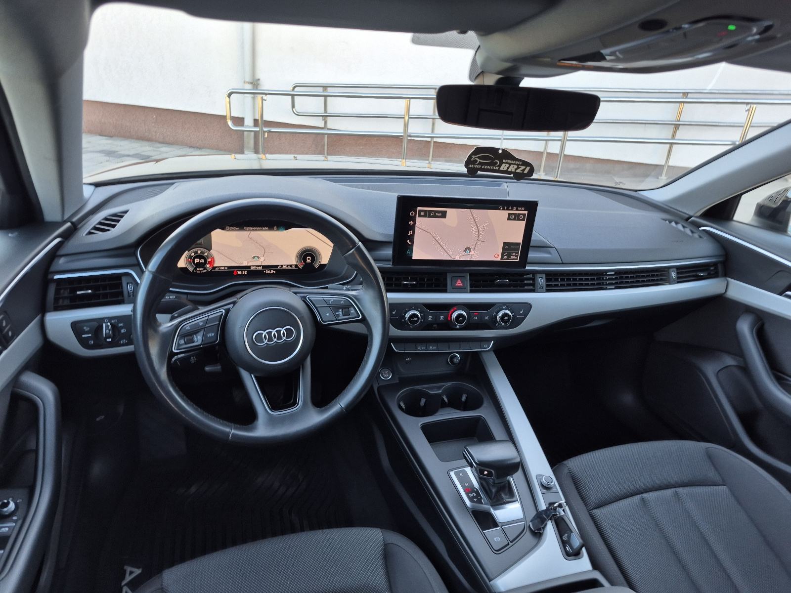 Audi A4 30 TDI automatik,Virtual, navigacija,F1,Servisna,Bi-xenon,LED, fotografija 18