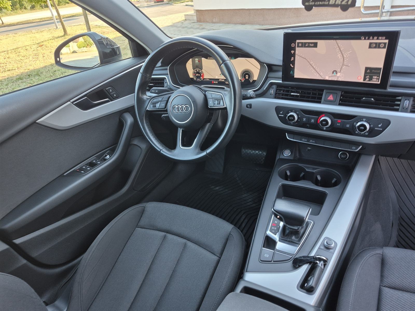 Audi A4 30 TDI automatik,Virtual, navigacija,F1,Servisna,Bi-xenon,LED, fotografija 20