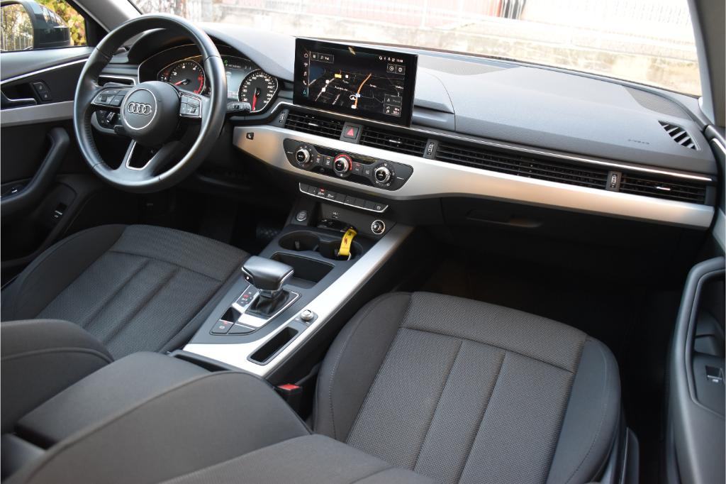 Audi A4 30 TDI Avant Automatik S-Tronic,Facelift ***VELIKI SERVIS***, fotografija 12