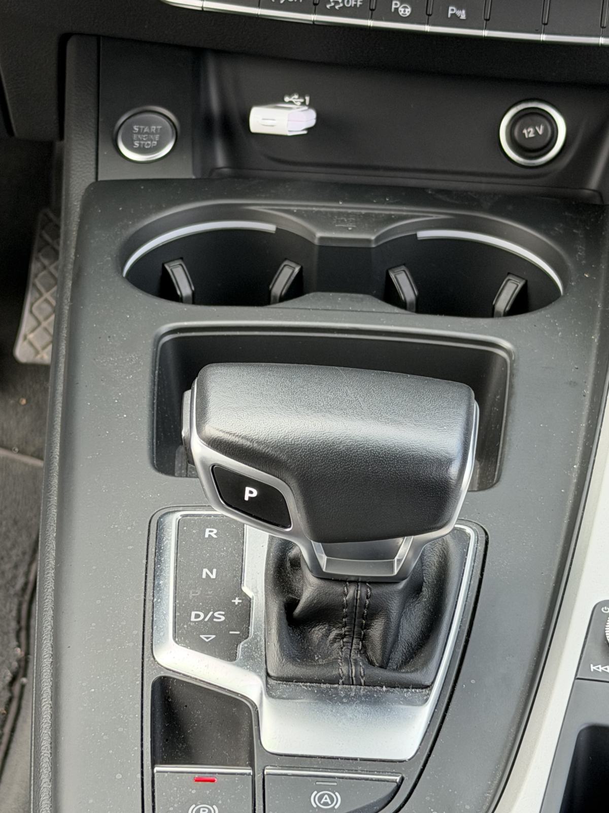 Audi A4 30 TDI, S Tronic, Full led, kamera 360, Alu 19, 2022. godina, fotografija 11