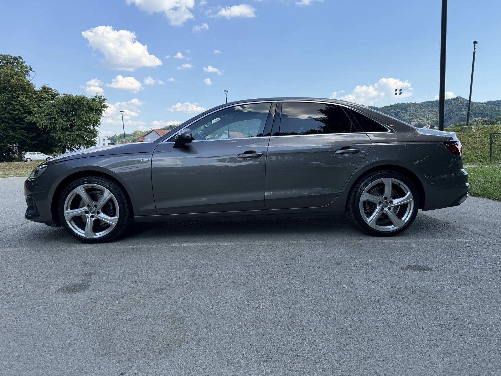 Audi A4 30 TDI, S Tronic, Full led, kamera 360, Alu 19, 2022. godina, fotografija 13
