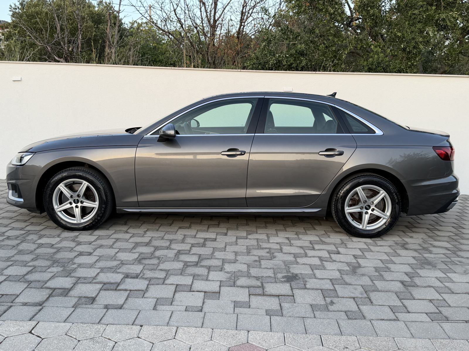 Audi A4 30TDI~S-Tronic~Kamera~Full Led~Navi~Servisna~Jamstvo, fotografija 4