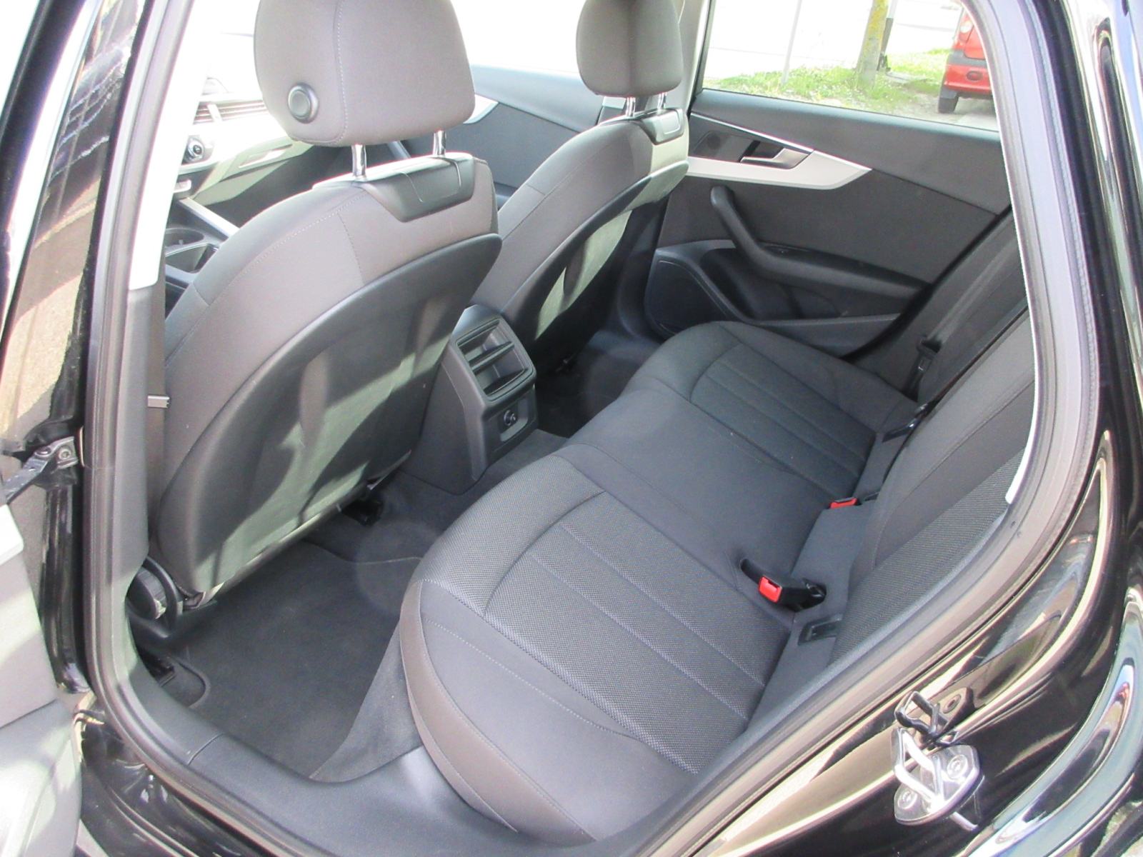 Audi A4 35 TDI 163Ks,Bussines Line,Navi,Led,Rik.Kamera,Toop Stanje,., fotografija 11