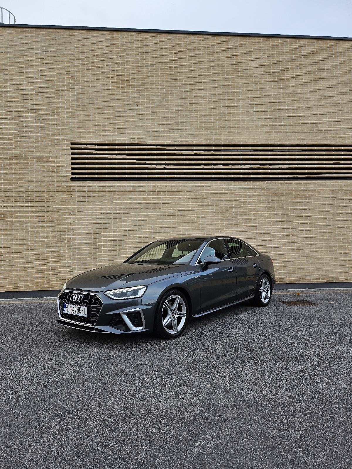 Stilvolle Audi A4 Automatik Ebenbild