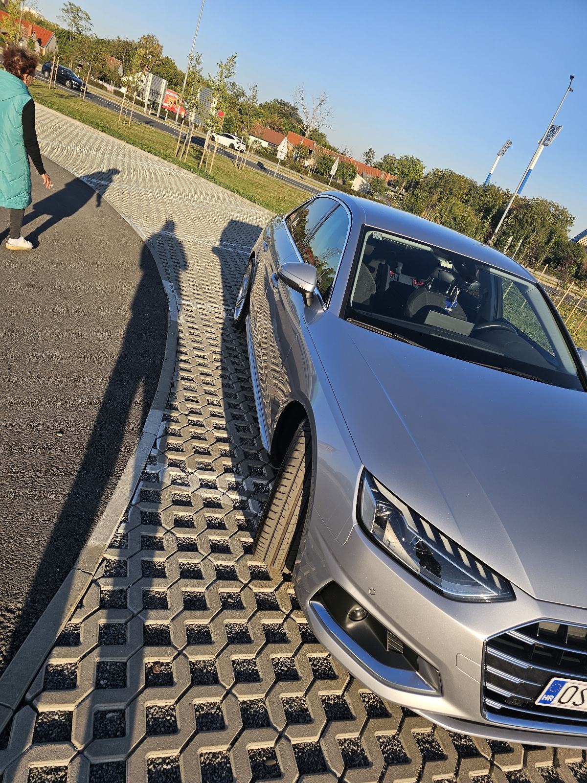 Audi A4 35 TDI automatik Advanced +, fotografija 2