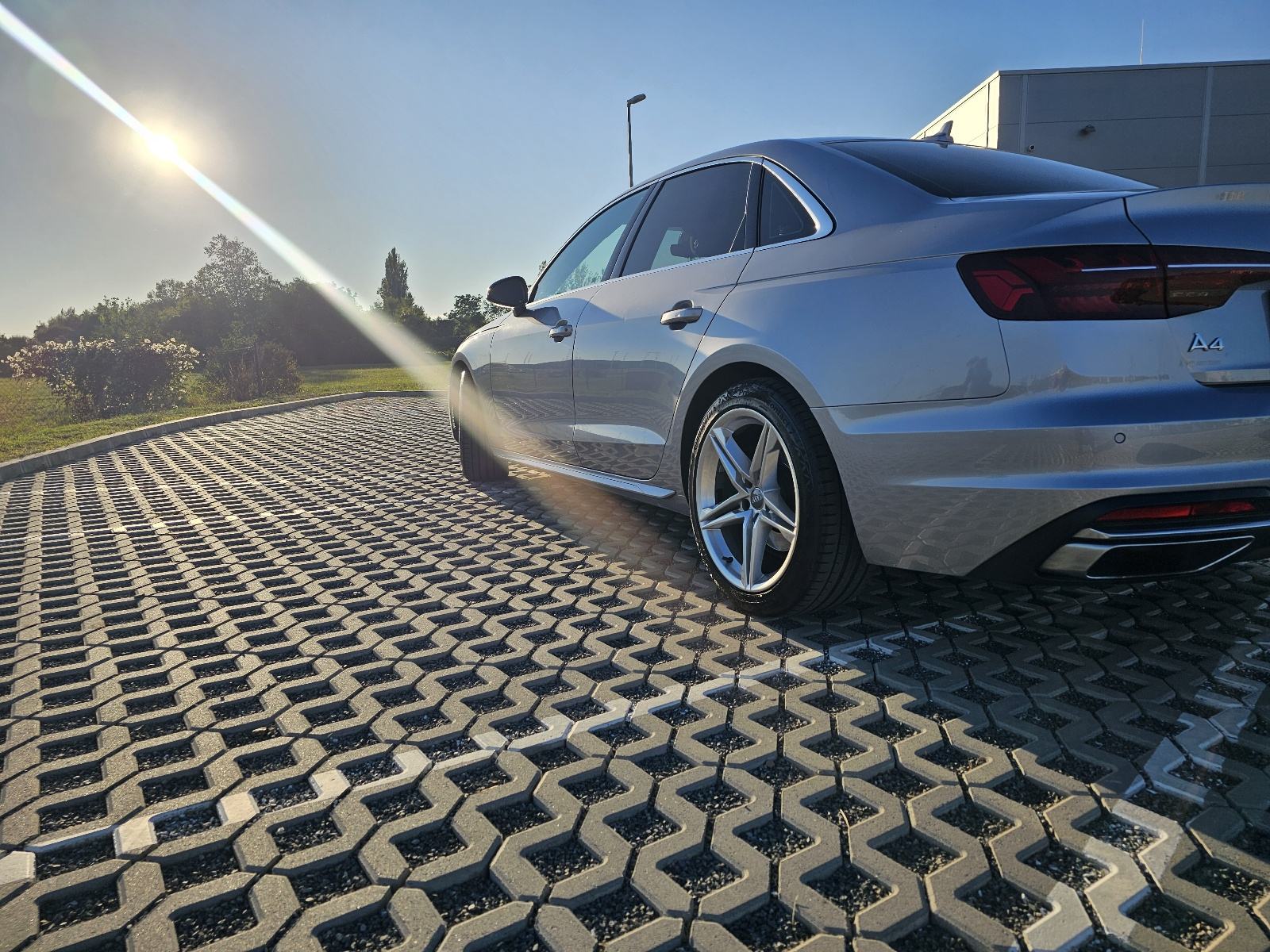 Audi A4 35 TDI automatik Advanced +, fotografija 4