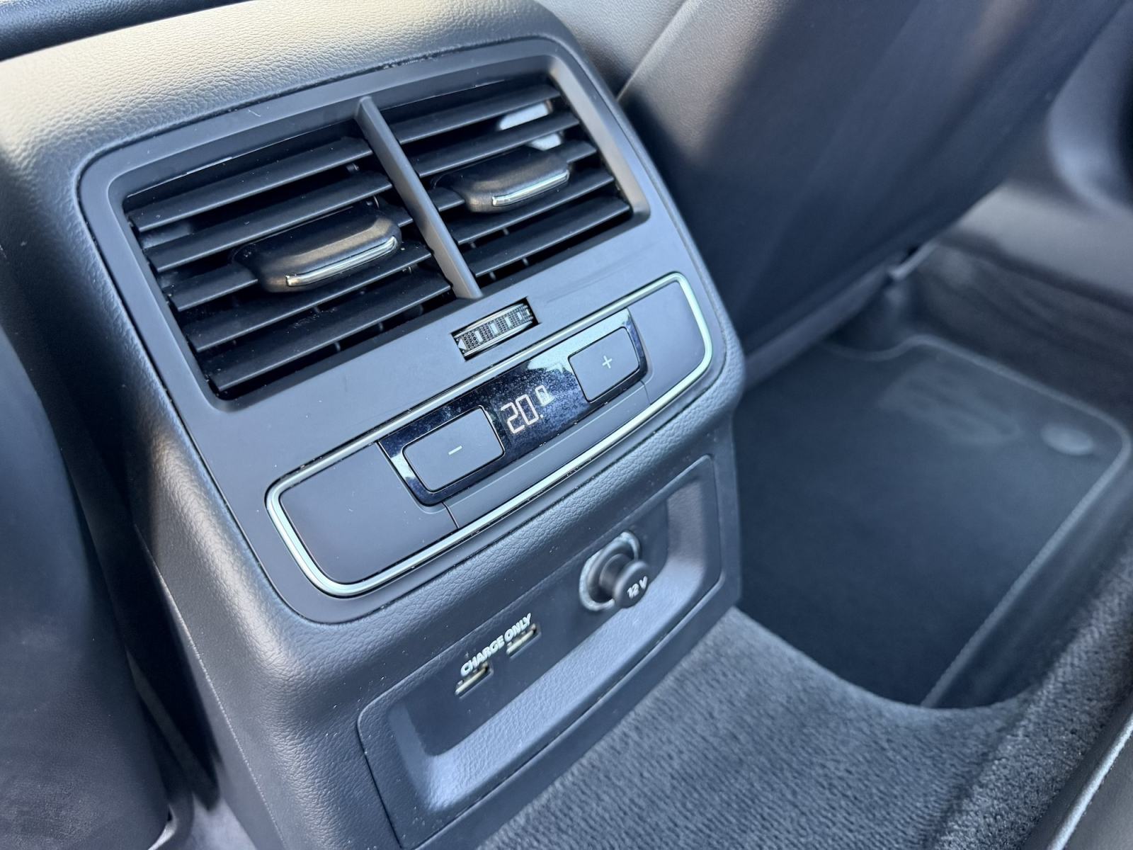 Audi A4 35 TDI S-LINE, 2019 god, 115000 km, Reg 6/27, fotografija 11