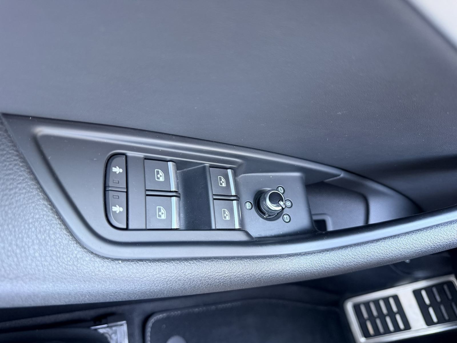 Audi A4 35 TDI S-LINE, 2019 god, 115000 km, Reg 6/27, fotografija 20