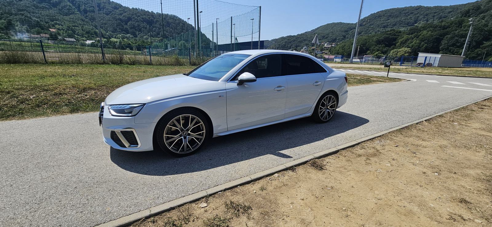 Audi A4, S-line + business, matrix-led, pogled izvana - slika 1