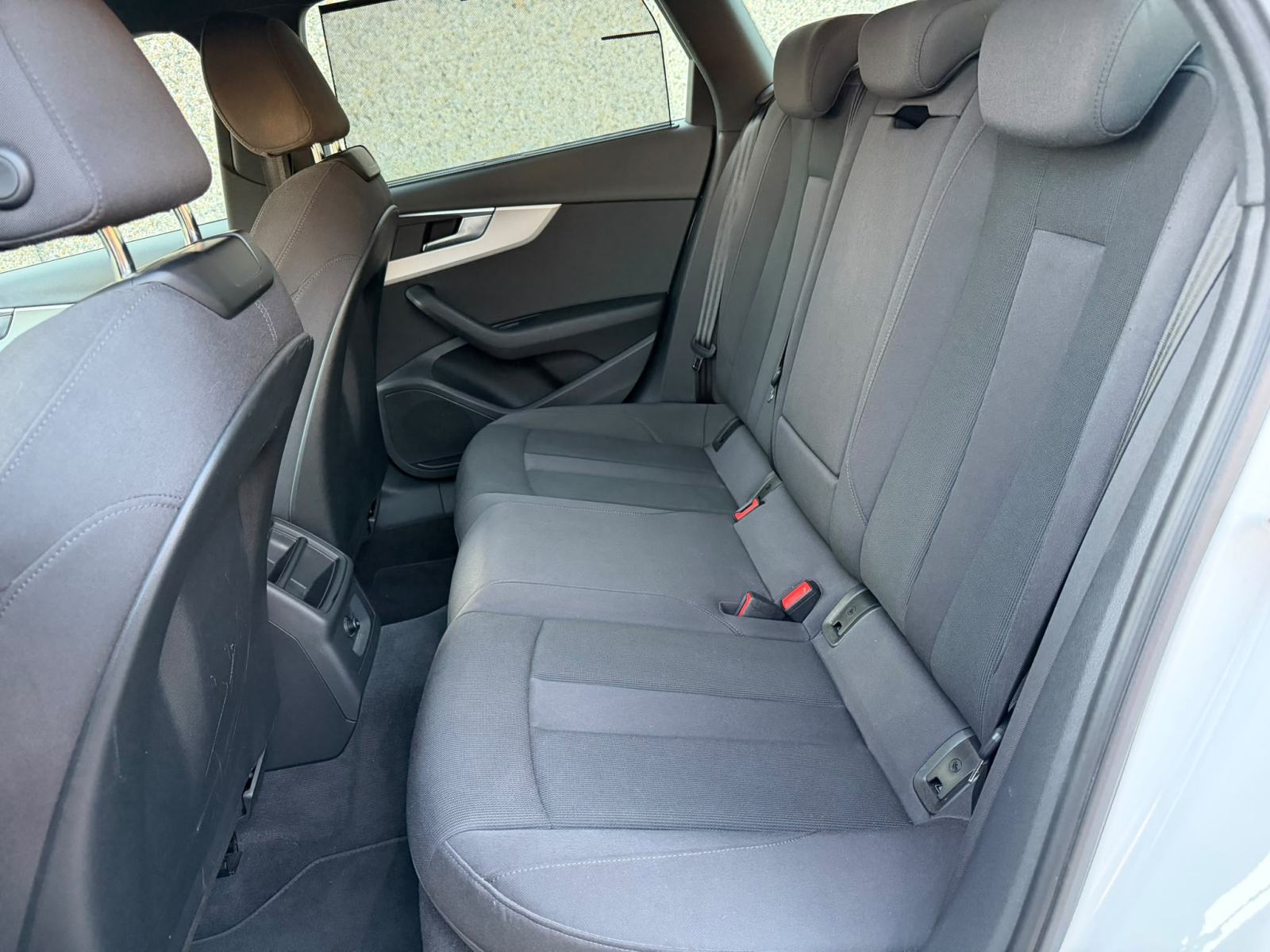 AUDI A4 35 TDI, TOP STANJE, SERVISNA, fotografija 12