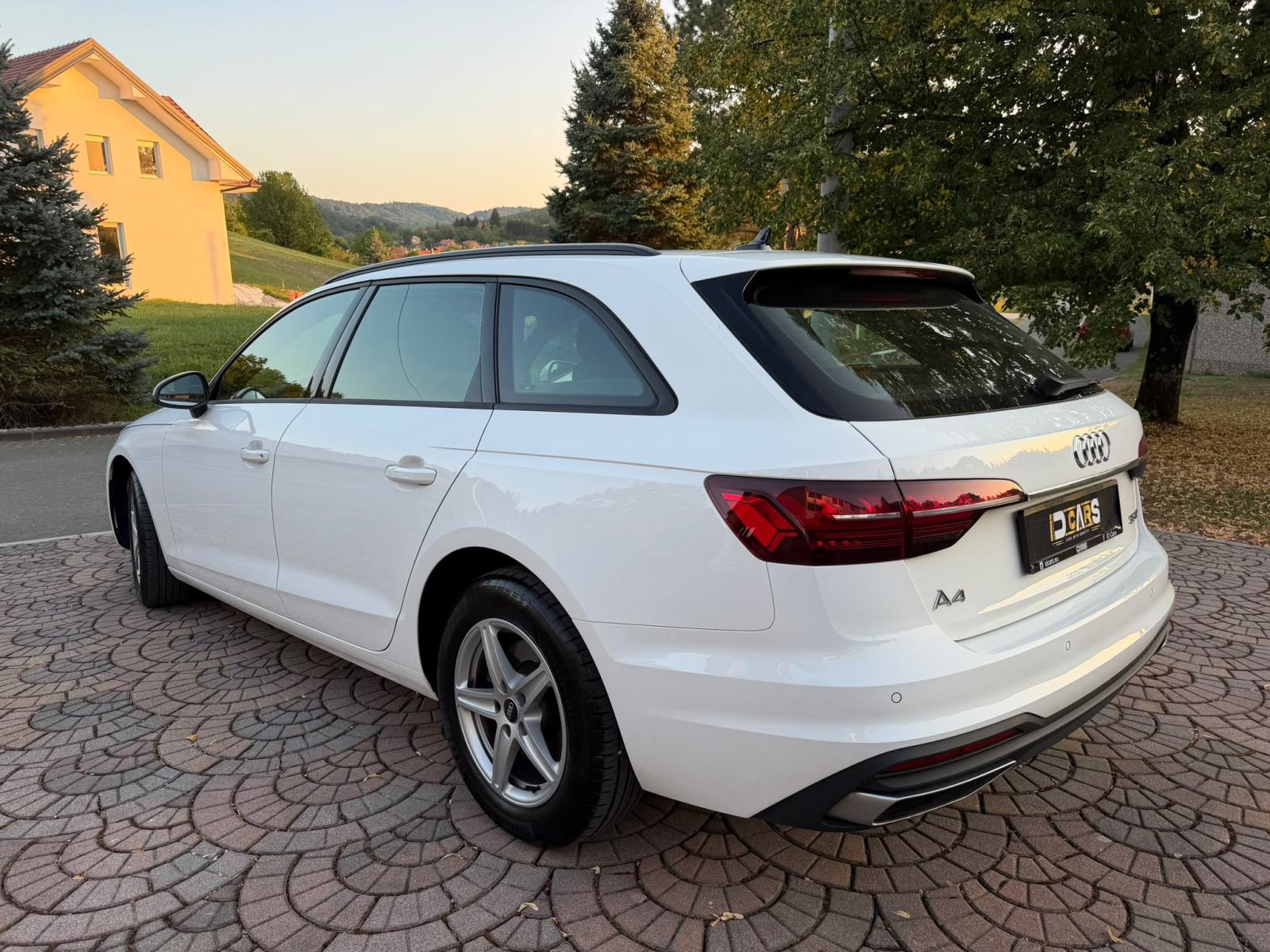 AUDI A4 35 TDI, TOP STANJE, SERVISNA, fotografija 7