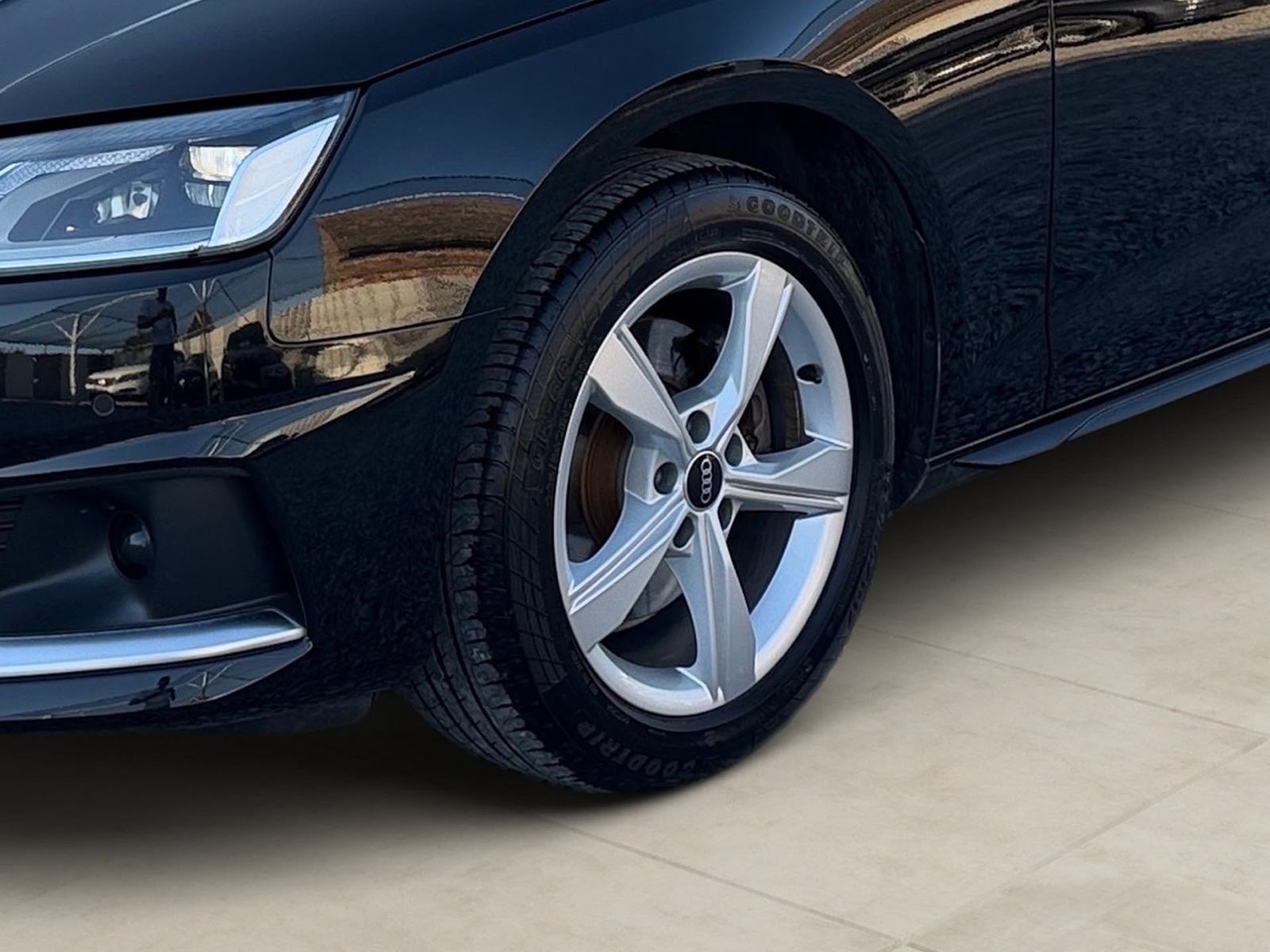 Audi A4 35 TDI S-tronic #65t km# odlicno stanje # puno opreme #, fotografija 13