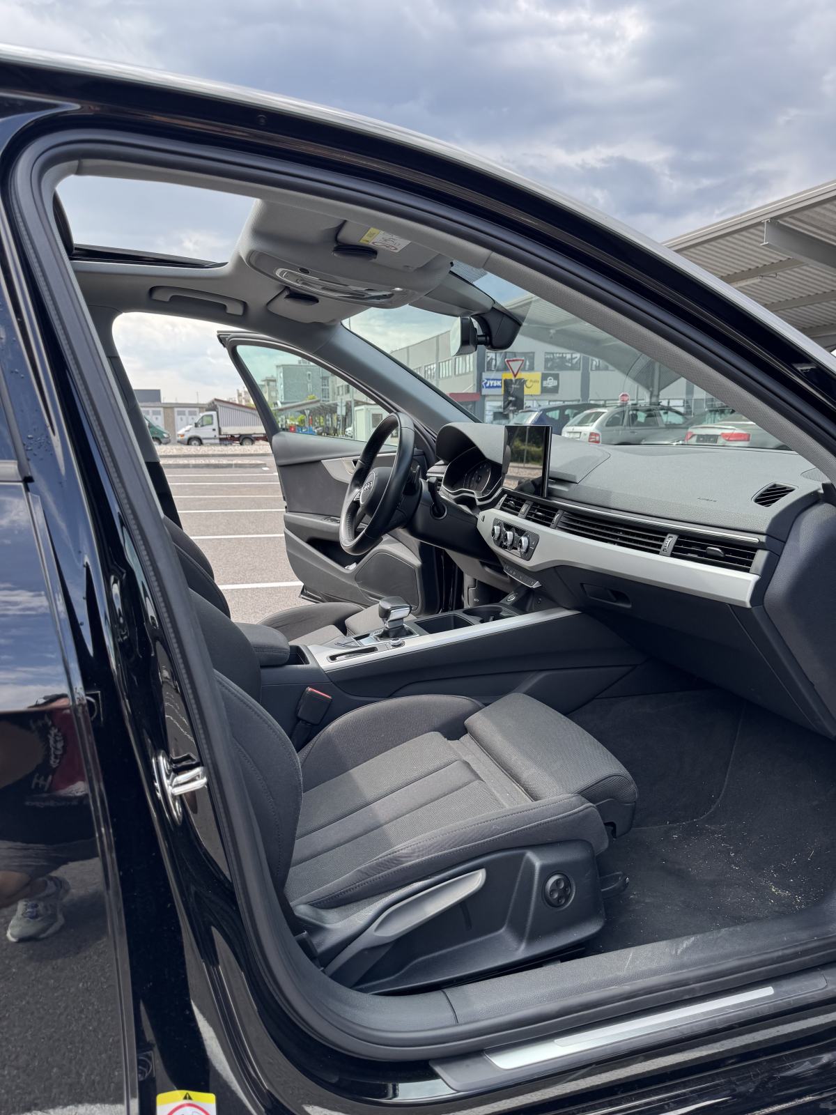 Audi A4 35 TFSI Advanced Business Navi+ Automatik, fotografija 9