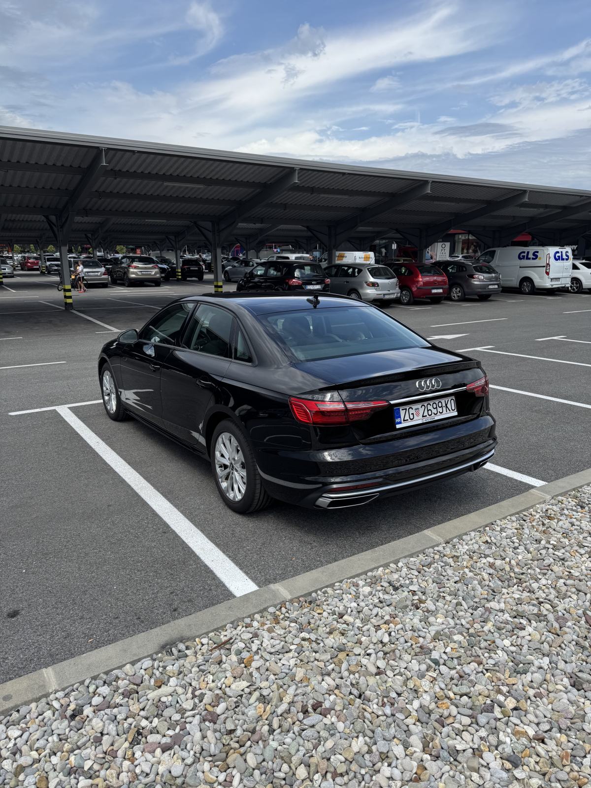 Audi A4 35 TFSI Advanced Business Navi+ Automatik, pogled izvana - slika 4