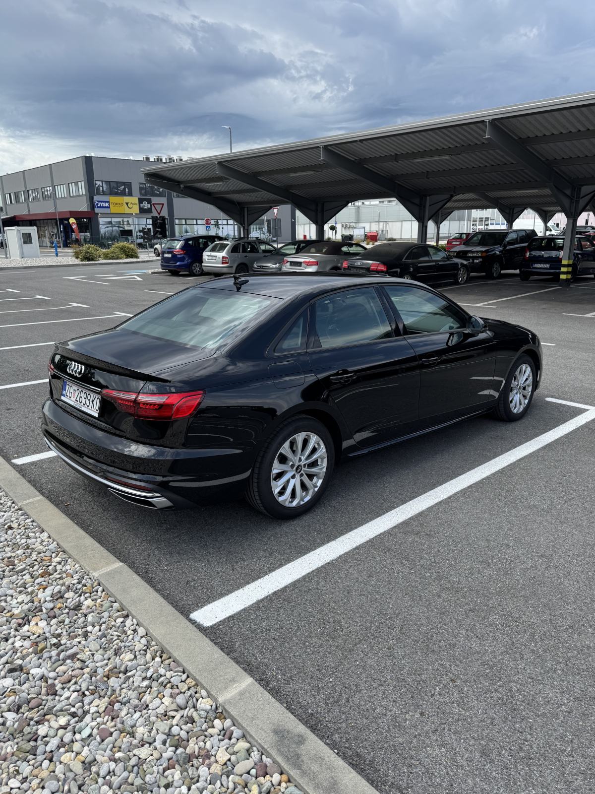 Audi A4 35 TFSI Advanced Business Navi+ Automatik, pogled izvana - slika 5