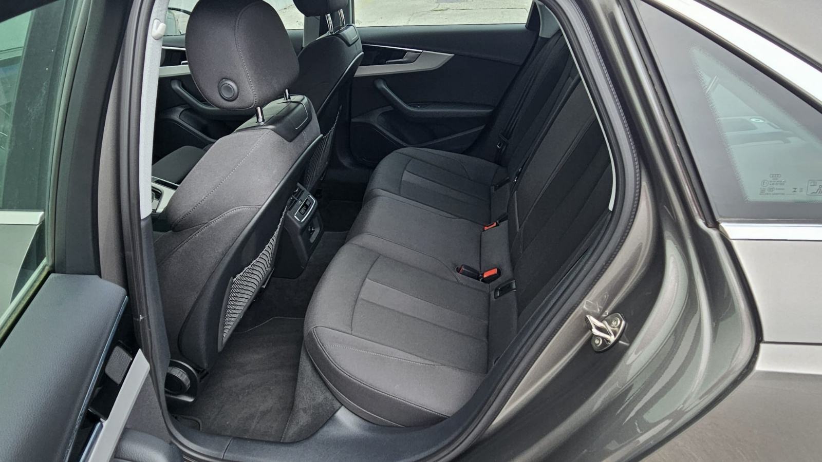 Audi A4 35 TFSI automatik, fotografija 10