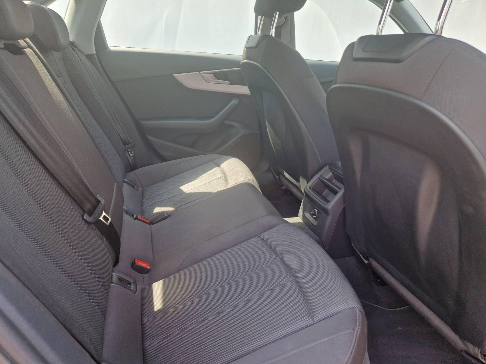 Audi A4 35 TFSI, S line, Automatic, JAMSTVO, fotografija 6