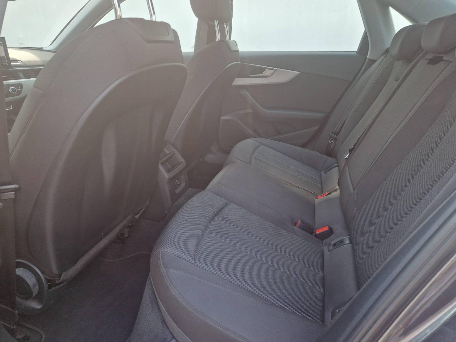 Audi A4 35 TFSI, S line, Automatic, JAMSTVO, fotografija 10