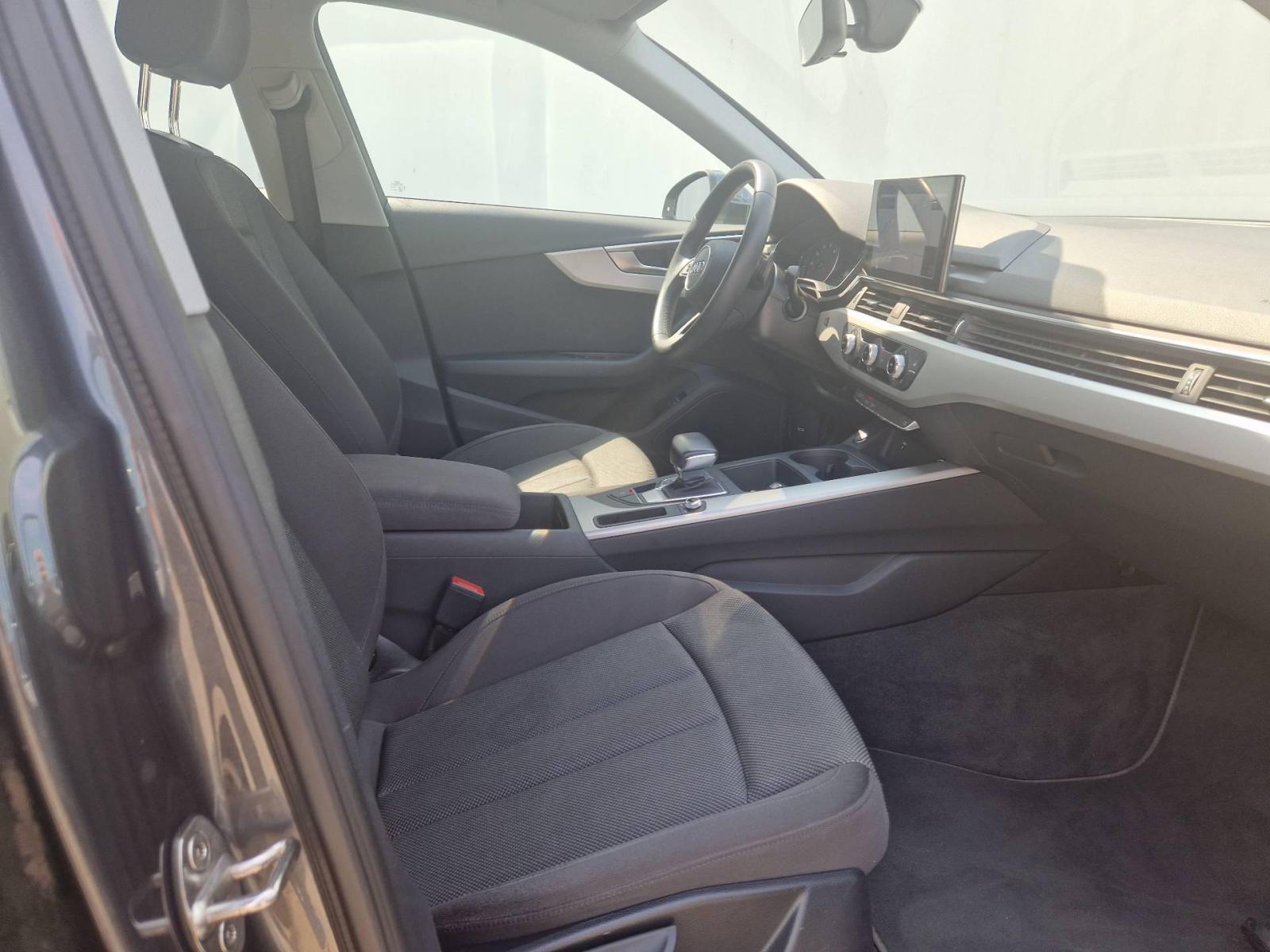 Audi A4 35 TFSI, S line, Automatic, JAMSTVO, fotografija 13