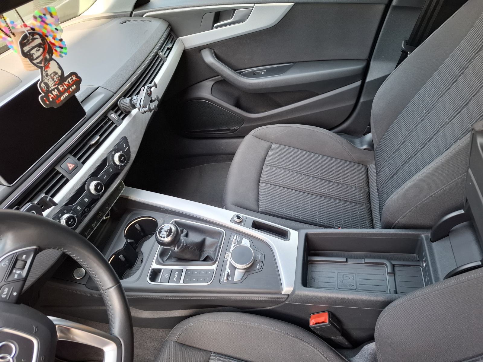 Audi A4 (B9) 35 TFSI (2.0 TFSI MildHybrid) - VC, Matrix, 8x alu, fotografija 12