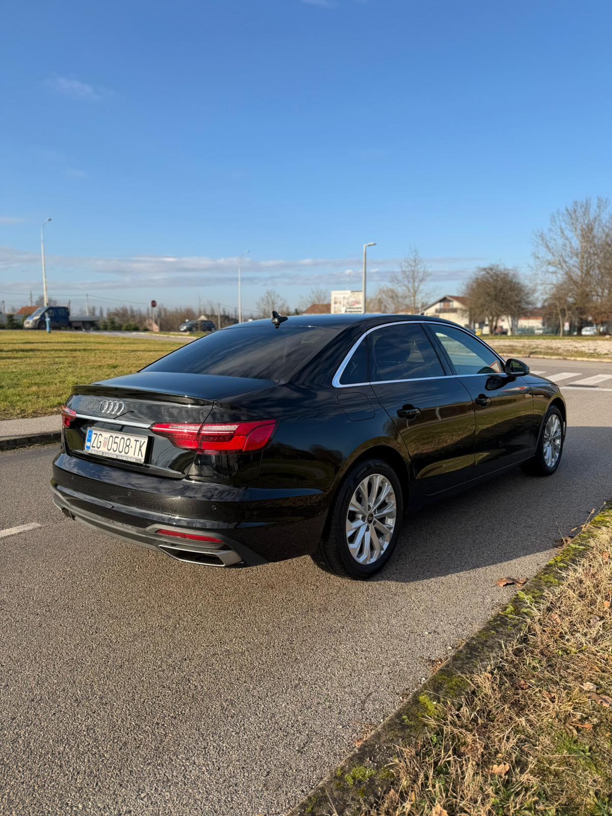 Audi A4 35 TFSI S tr Edition 10 - mogućnost financiranje bez učešća, fotografija 3