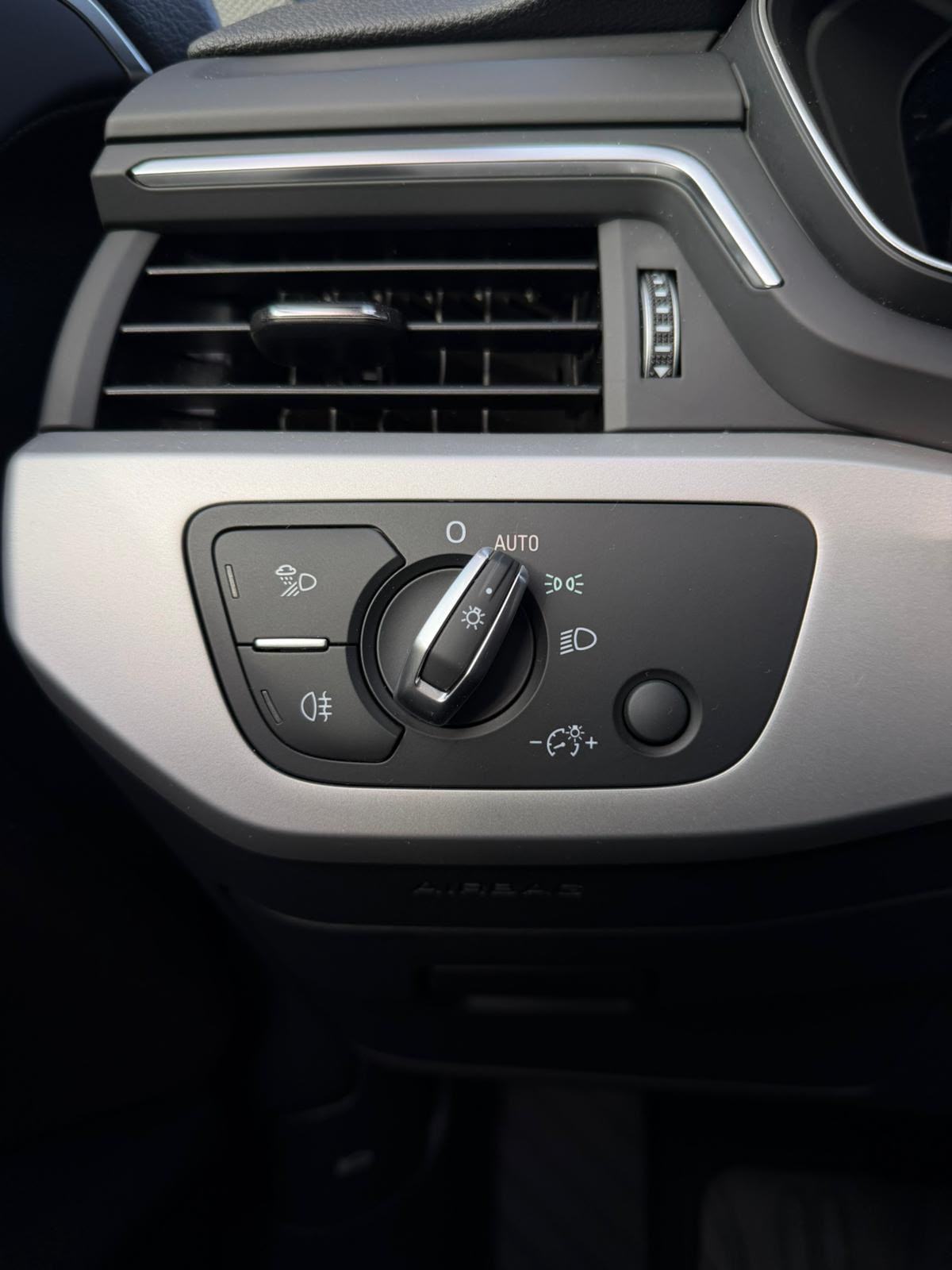 Audi A4 35 TFSI S tr Edition 10 - mogućnost financiranje bez učešća, fotografija 9