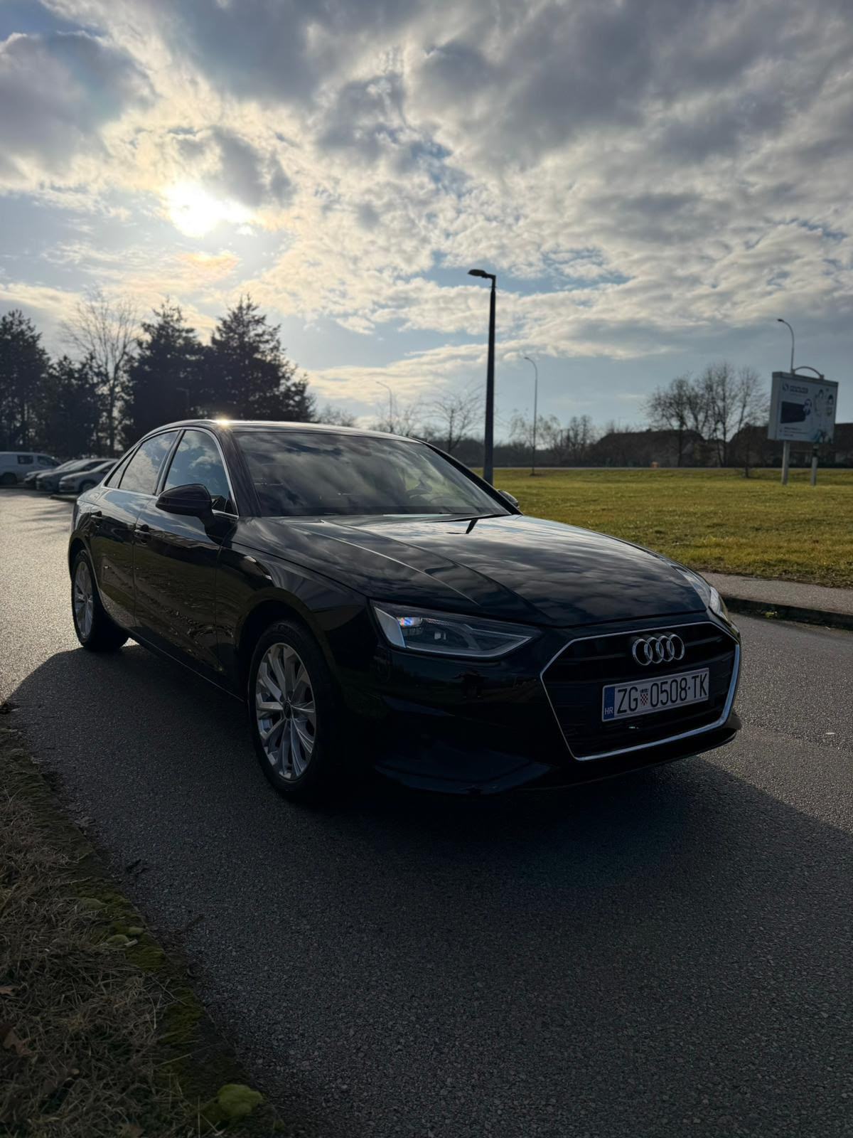 Audi A4 35 TFSI S tr Edition 10 - mogućnost financiranje bez učešća, fotografija 2