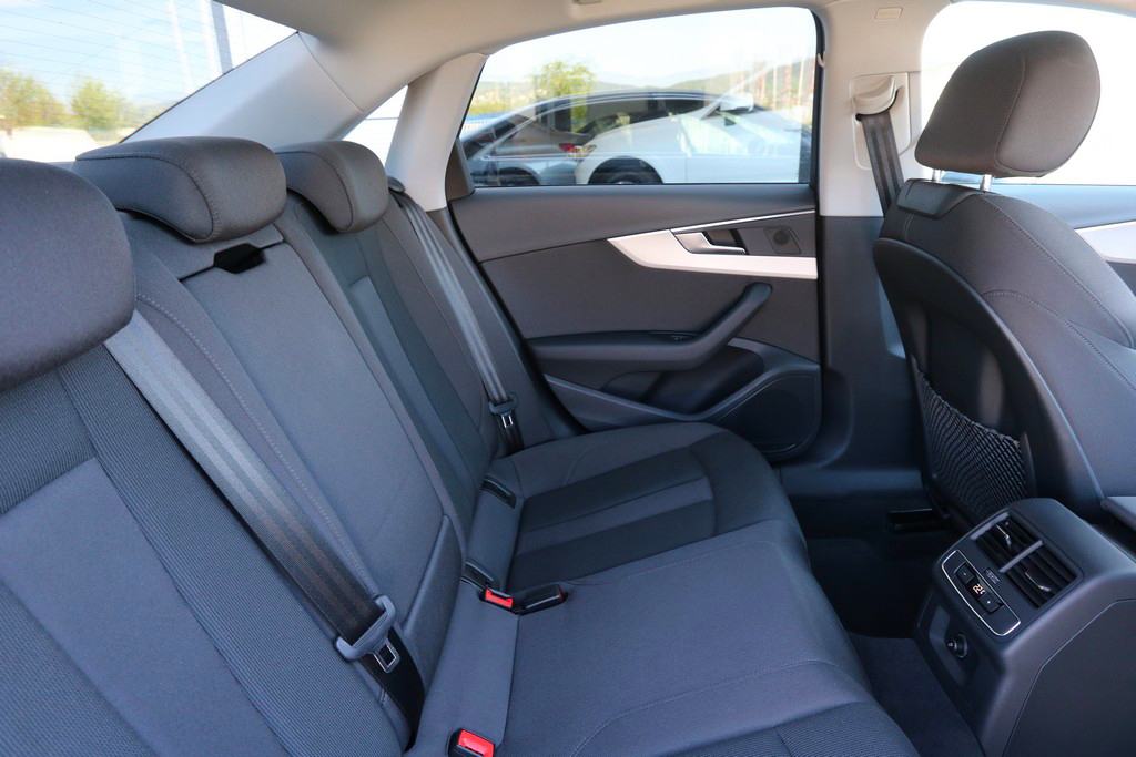 Audi A4 35 TFSI S-Tronic Business Line VIRTUAL COCKPIT -Full LED-, fotografija 8