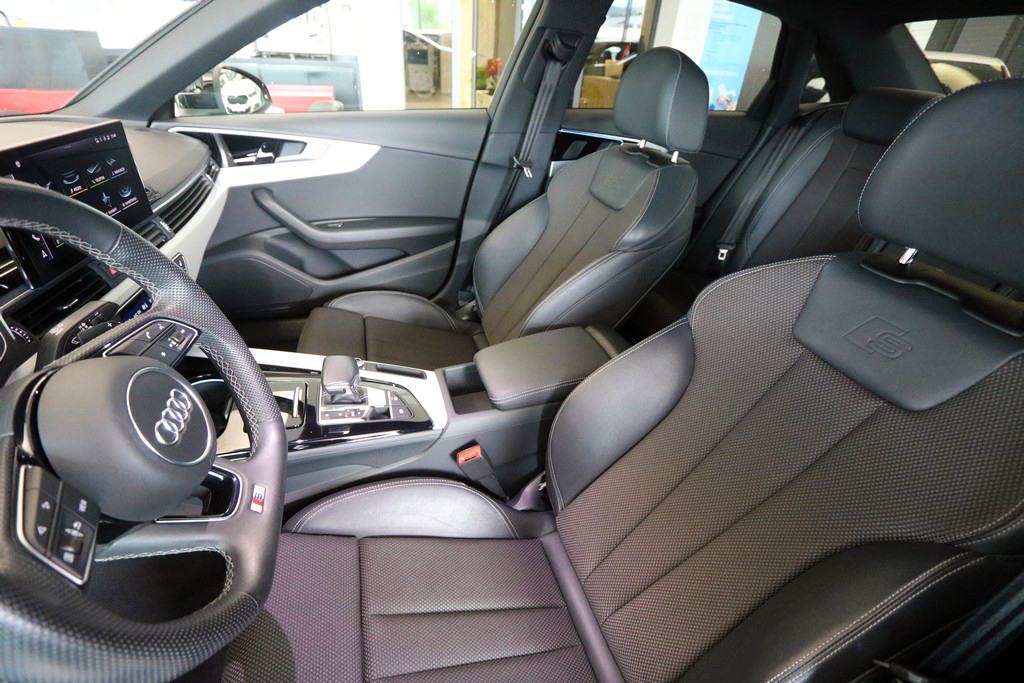 Audi A4 35 TFSI S-Tronic S-Line VIRTUAL COCKPIT 150 KS -FACELIFT-, fotografija 6