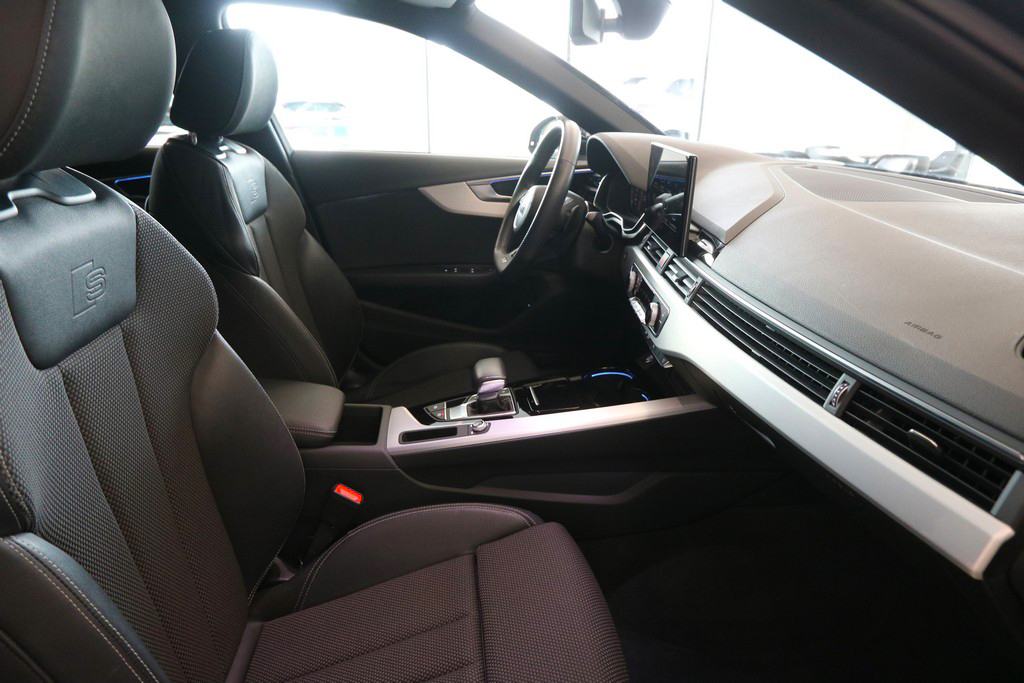 Audi A4 35 TFSI S-Tronic S-Line VIRTUAL COCKPIT 150 KS -FACELIFT-, fotografija 7