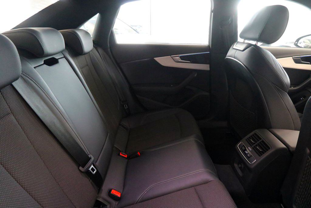 Audi A4 35 TFSI S-Tronic S-Line VIRTUAL COCKPIT 150 KS -FACELIFT-, fotografija 8