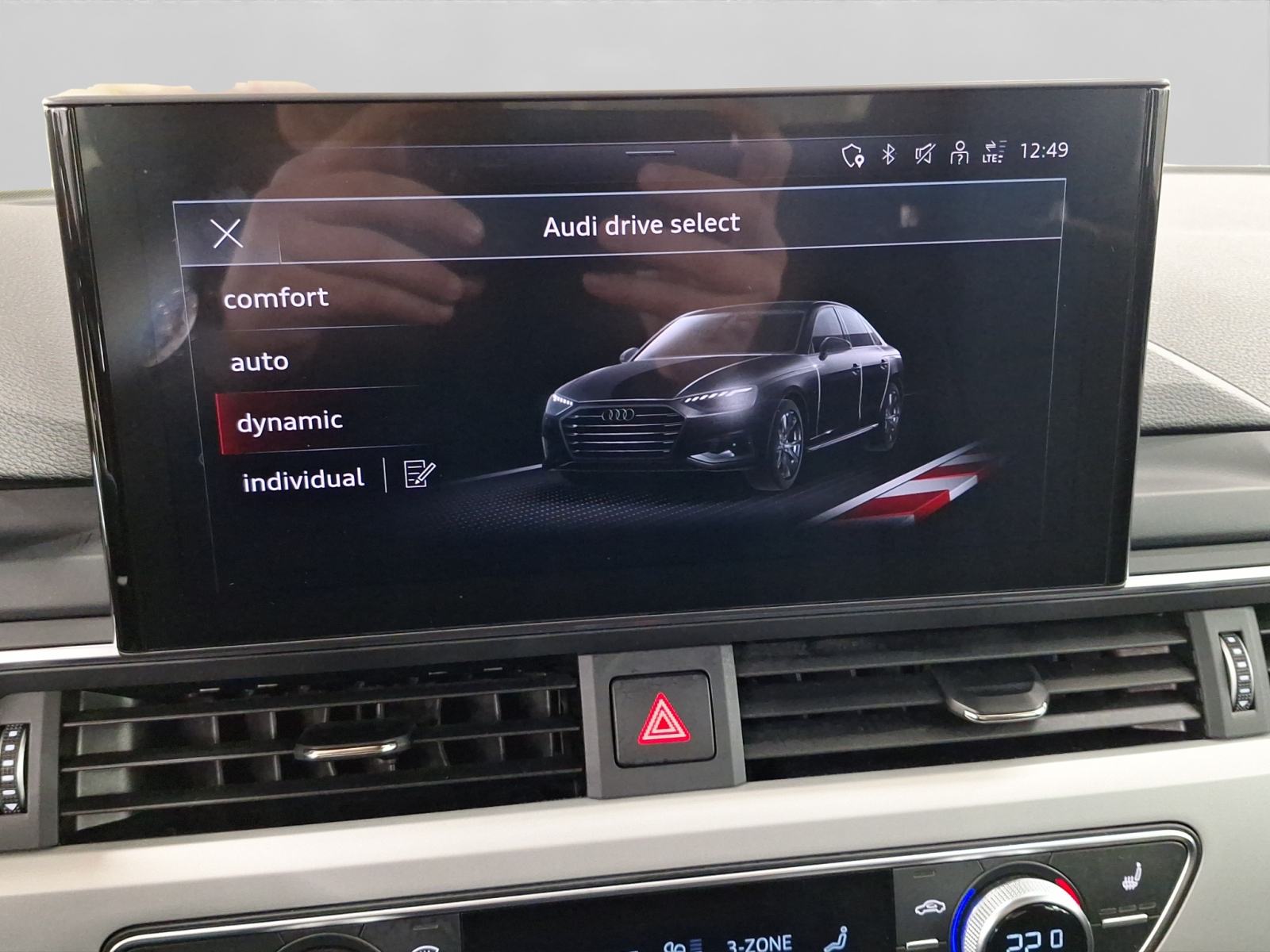 Audi A4 35TFSI S tr Edition10, fotografija 13