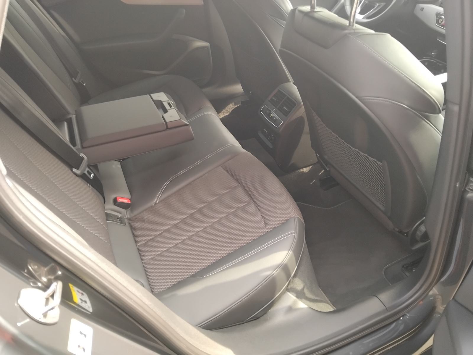 Audi A4 35TFSI S tr Sline;HR:u Pdv;Led;Virt.disp;Navi,Koža;Garan. 5god, fotografija 14
